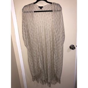 Tan and White Deb Cover/Short sleeved Cardigann